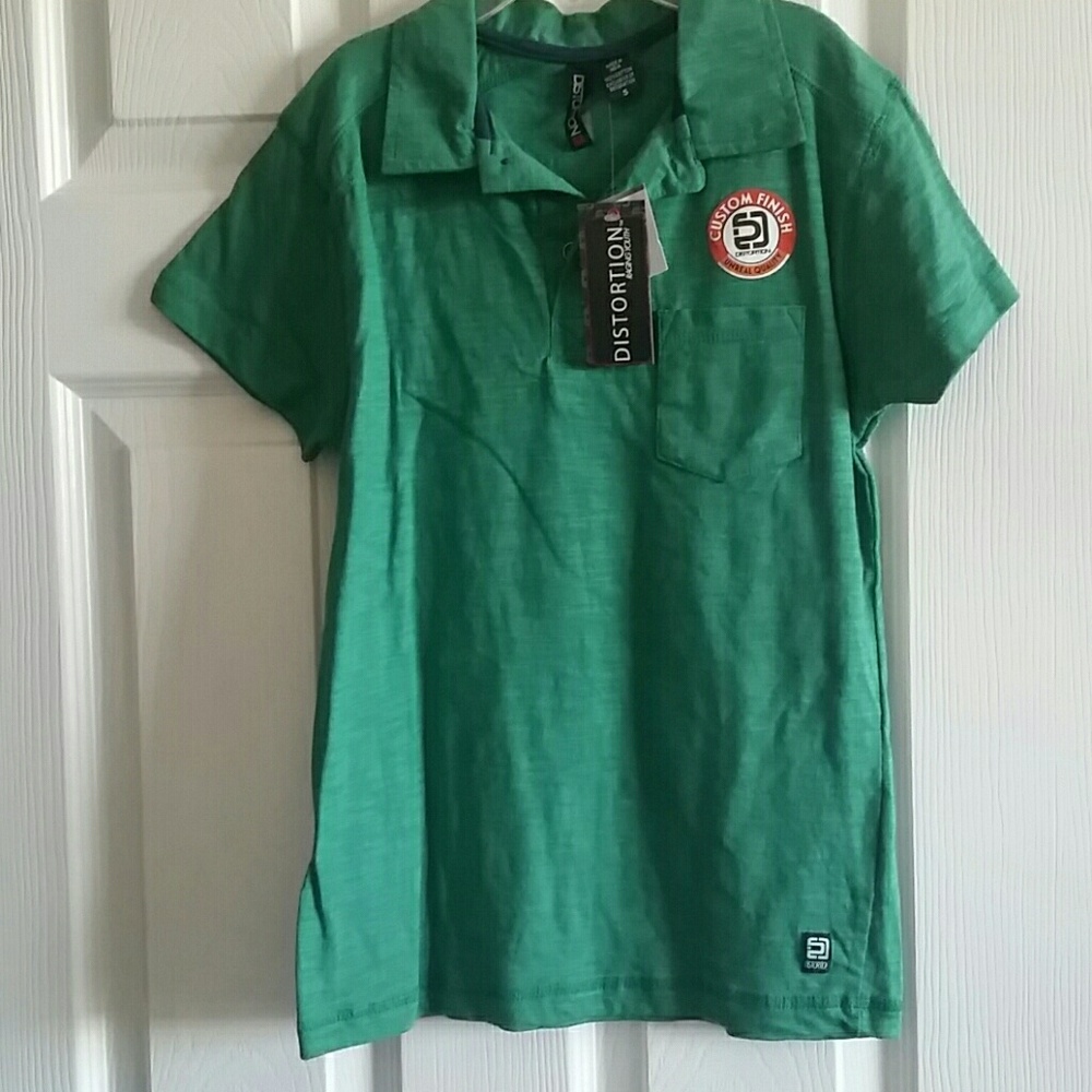 Distortion S/S boys shirt size Small NWT